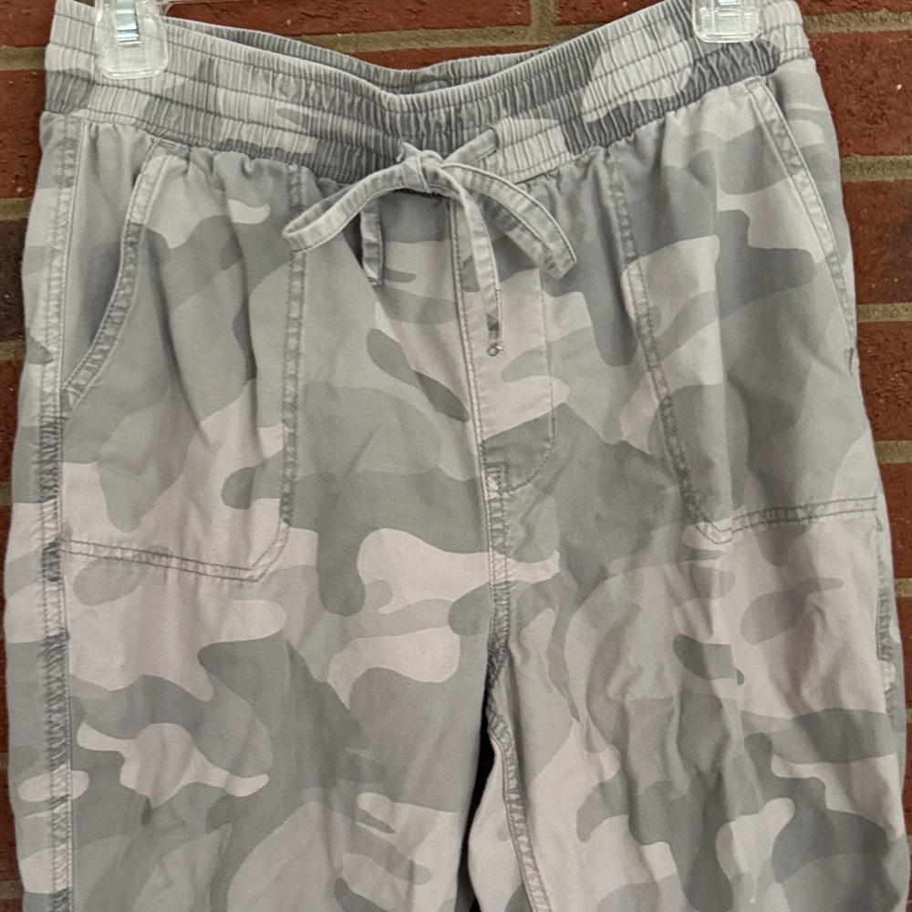 Hollister Gray Camouflage High Waisted Faux Drawstring Joggers - Picture 3 of 9